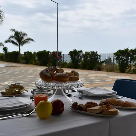 Guest house Terrazze Naos 2*