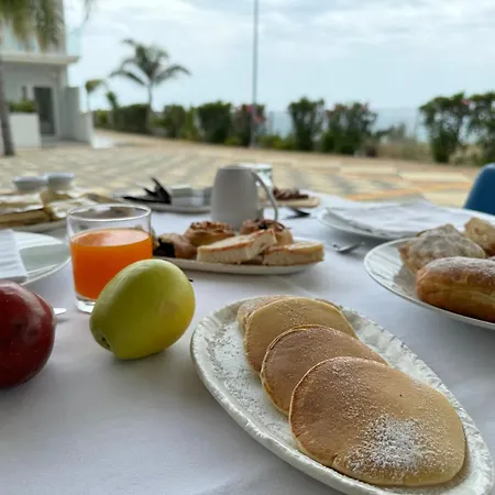 Guest house Terrazze Naos 2*