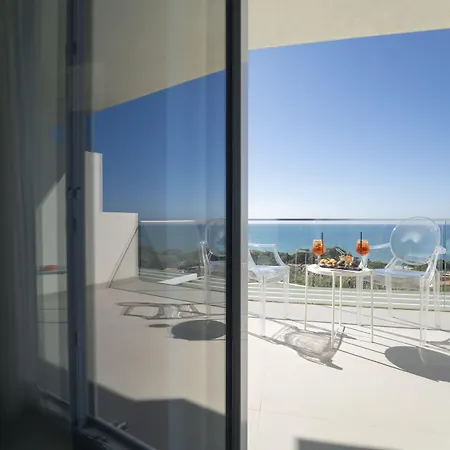 Terrazze Naos ゲストハウス サン・レオーネ