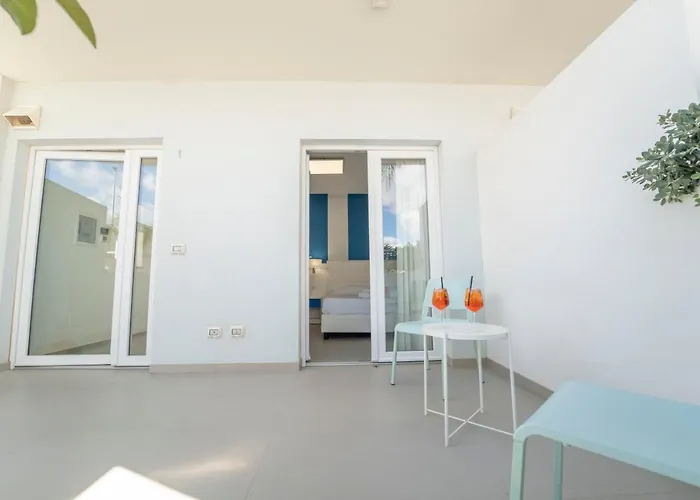 Terrazze Naos بيت ضيافة 4*