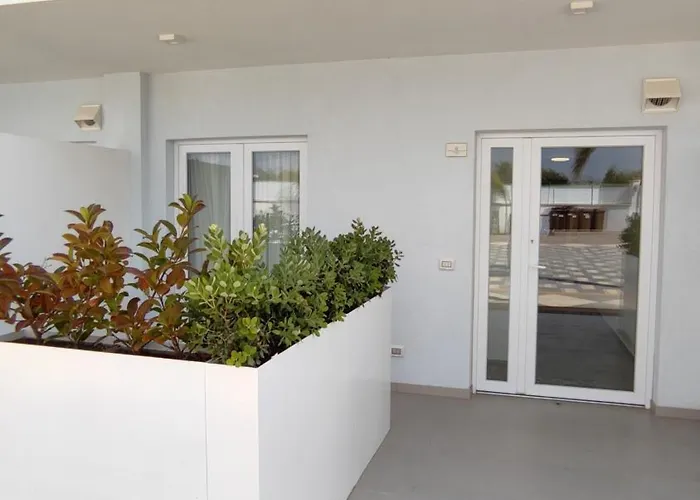 Terrazze Naos بيت ضيافة سان ليون